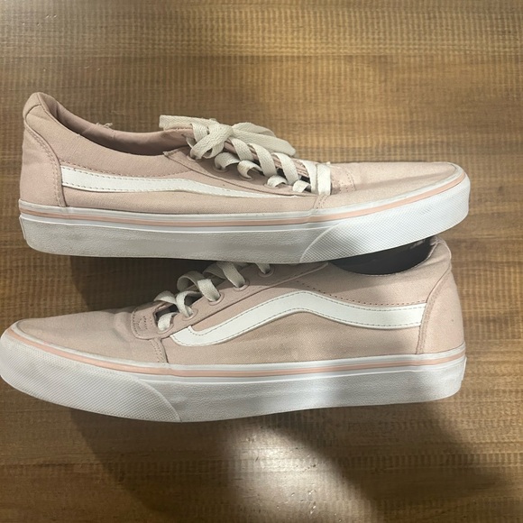 Women’s old Skool Pink lace up Vans sneakers - Picture 2 of 5